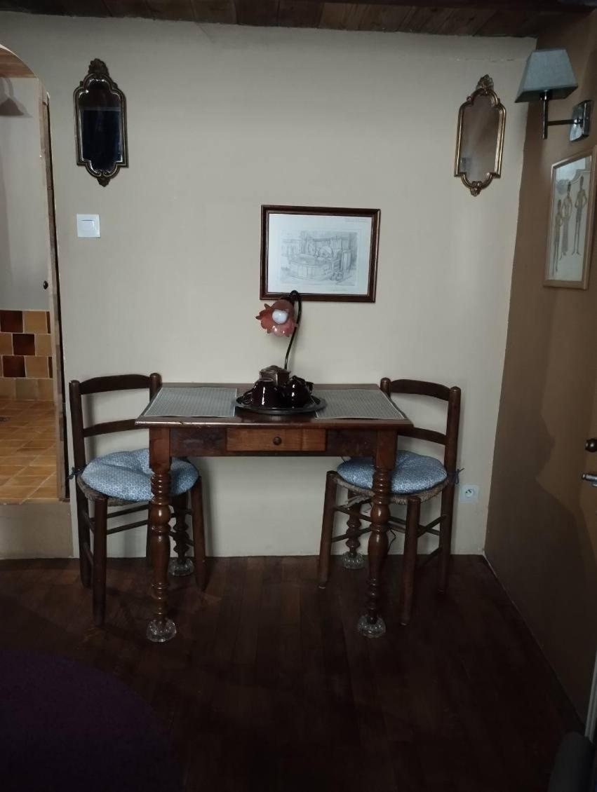 A L'Etape Des Randonneurs (Adults Only) Bed and Breakfast Saignon Εξωτερικό φωτογραφία